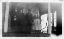 1940 John N Chernoff and 2nd wife Polly. Mr Zeeben, cousin aunty? Not sure who the child is. John N Chernoff and Polly
