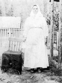 Irene N Semenoff married an Osachoff (or could be Zeeben ask bill Kabatoff). Sister to Hanya Chernoff nee Semenoff. Irene N Semenoff