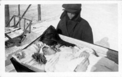 Harry J Chernoff with mother Hanya 1932. Harry J Chernoff with mother Hanya