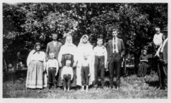 mid 1923 or 1924. Grandmother Annie (Anuta) John N Chernoff, wife Hanya, Mabel, Nick, John, front; Pete, Harry, Sam. on side. Polly and Fred Chernoff and on the edge it says "his son Paul, uncle Mike Chernoff". Grandmother Annie (Anuta) John N Chernoff, wife Hanya