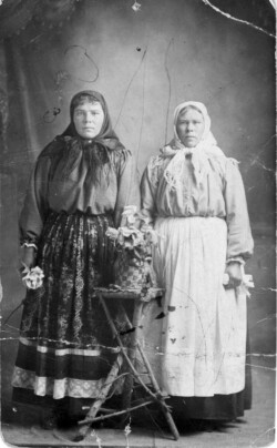Pearl Semenoff Tomlin b. 1892 d. 1951, Mary Semenoff Zeeben, sisters to Hanyia Nikoevna Semenoff b. 1883 d. 1933 - wife to John N. Chernoff Semenoff Sisters