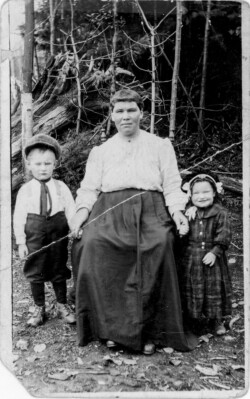 Irene Osachoff nee Semenoff with children Peter b. 1917 and Pauline b. 1918. Irene is sister to Hanya, wife of John N. Chernoff. Irene Osachoff nee Semenoff