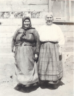 Anyuta and Sister Doona Popoff from Yorkton Anyuta and Sister Doonya