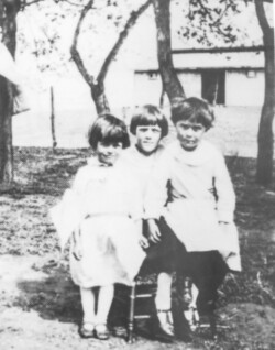 Fred Nikolaivich Chernoff's and Fanyia's children Fred Nikolaivich Chernoff's and Fanyia's children
